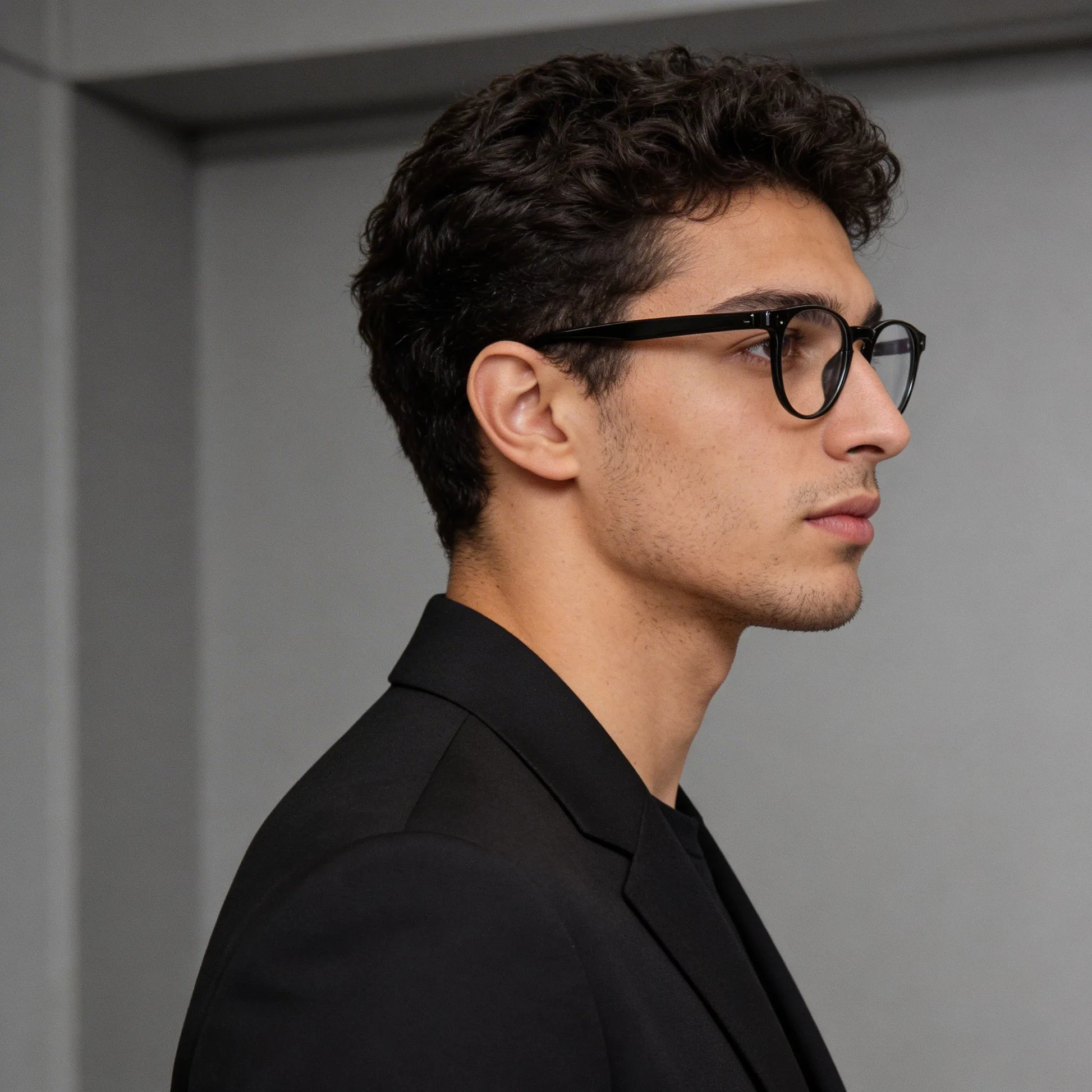 Bekhly Blaulichtfilter Brille rund schwarz getragen